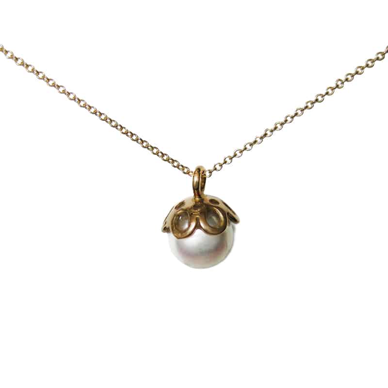 Saskia Shutt — Fairmined gold pendant