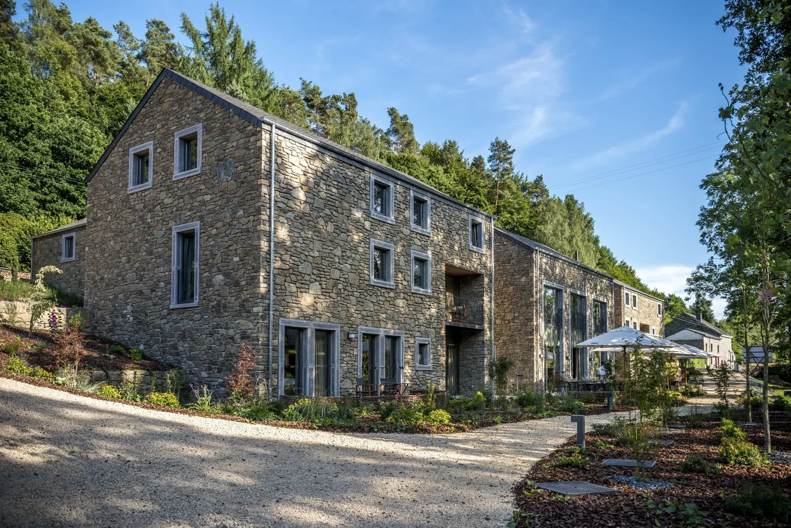 Les Terrasses de l'Our — contemporary rooms by the river in Our