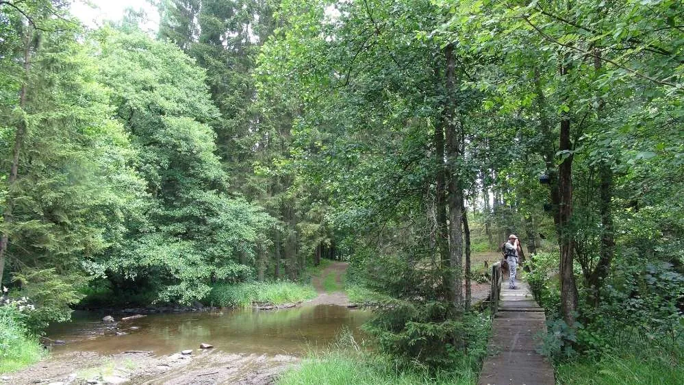 The signed Au fil de l'Our loop trail