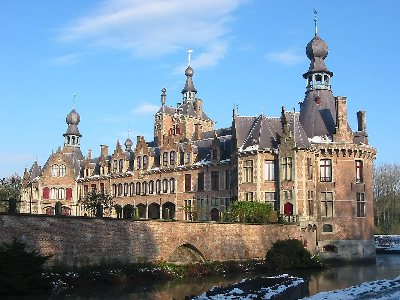 Kasteel Ooidonk castle on the Leie