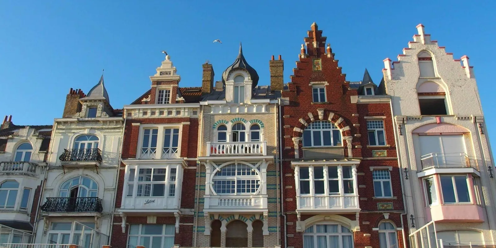 Belle-Époque villas on the Malo-les-Bains digue, 'Queen of the Northern Beaches'