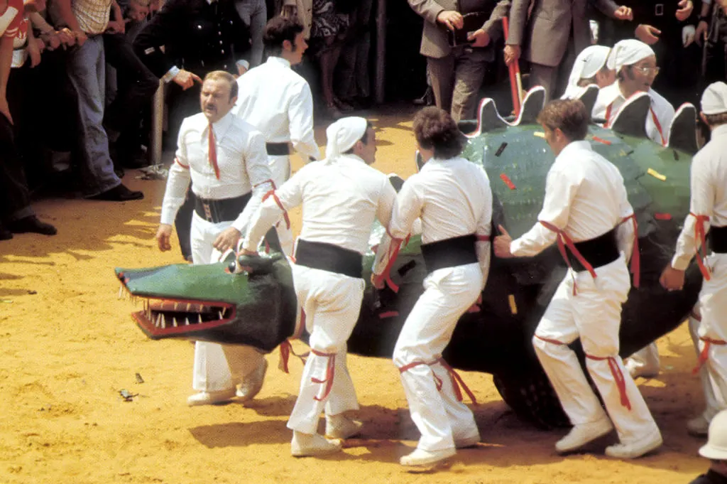 Doudou dragon procession