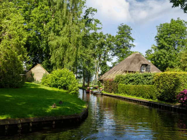 Giethoorn canal village