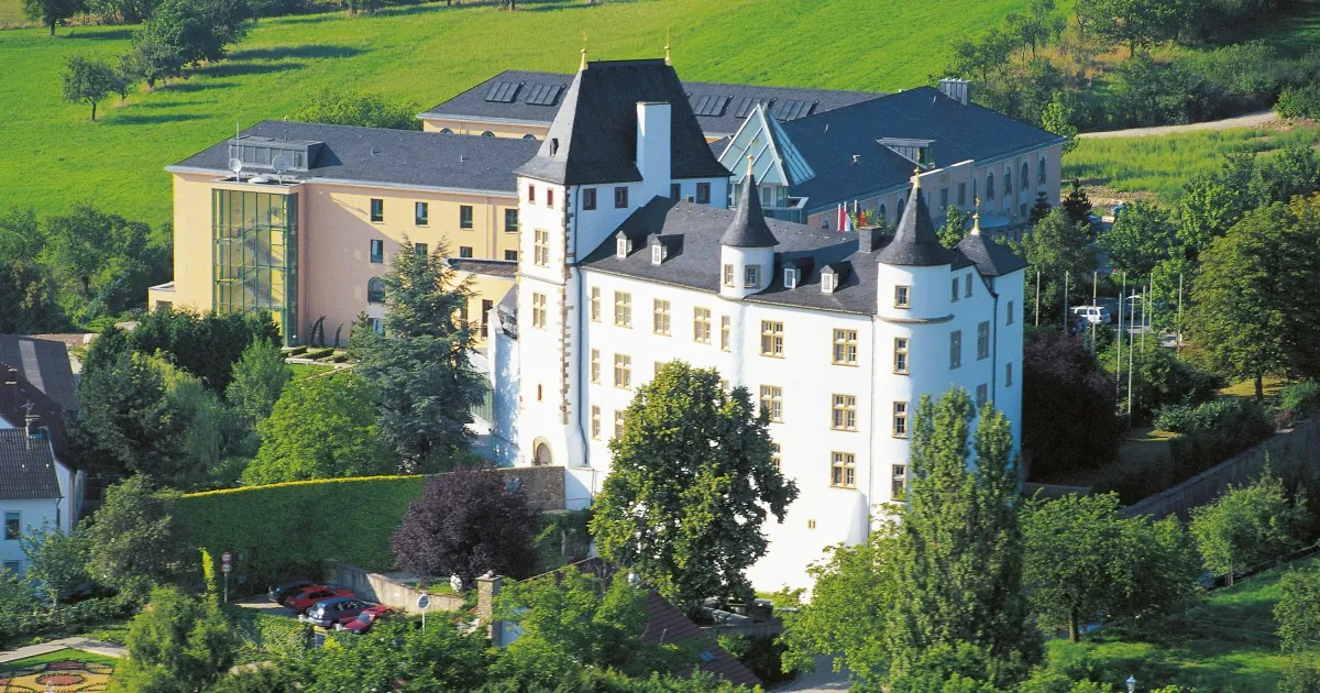 Victor's Residenz-Hotel Schloss Berg exterior