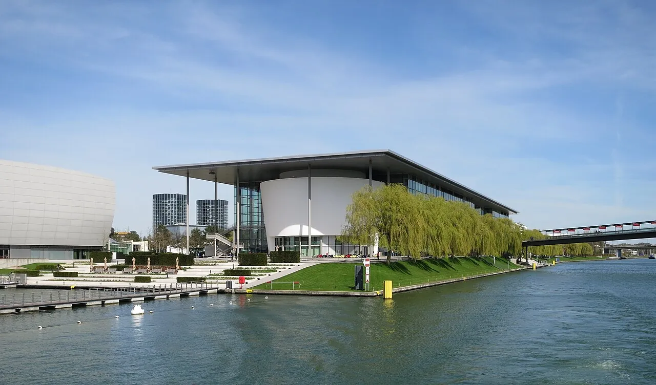Autostadt brand pavilions and car towers