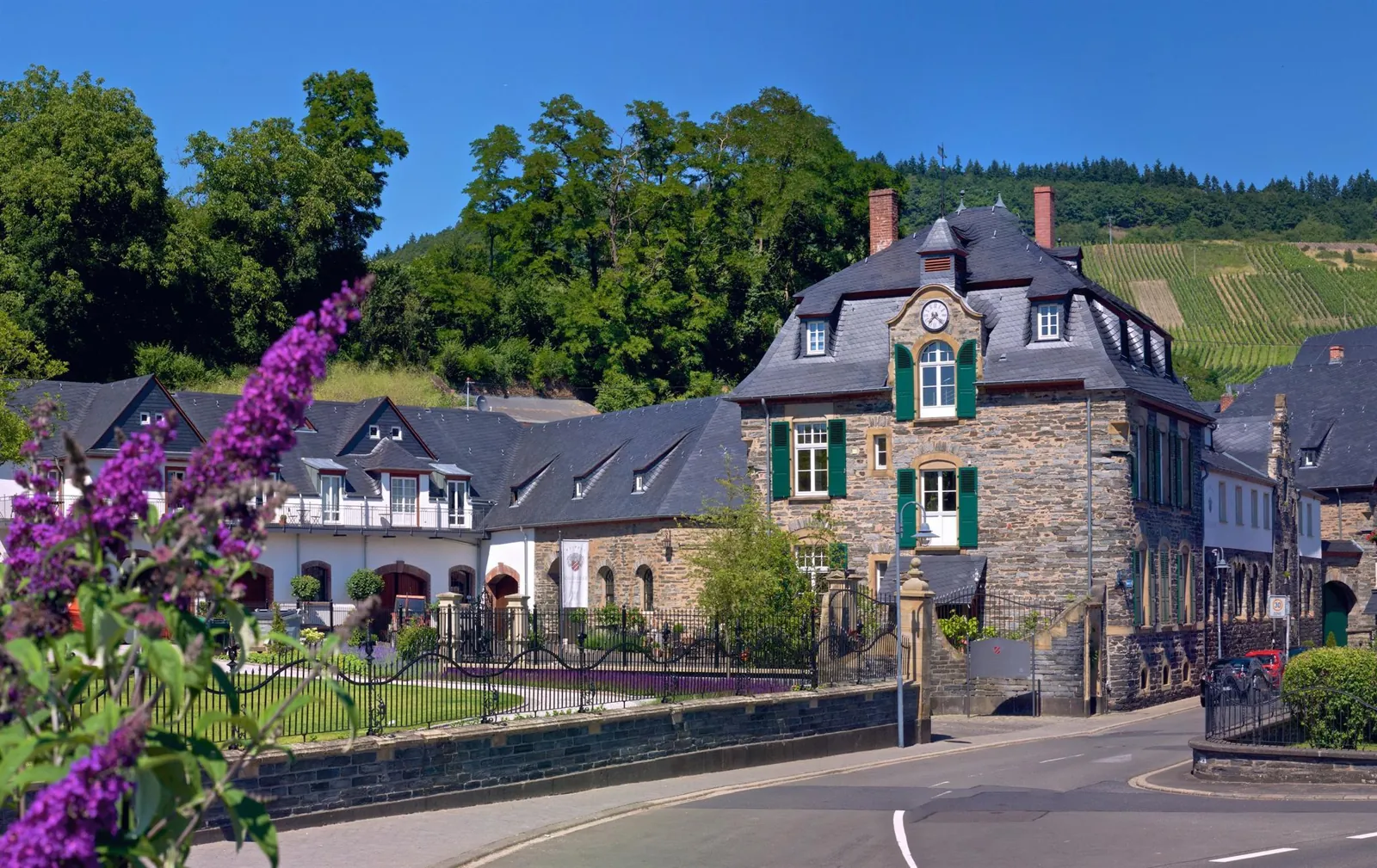 Schloss Lieser — Marriott Autograph castle hotel on the Mosel riverbank, 14 km from Piesport.