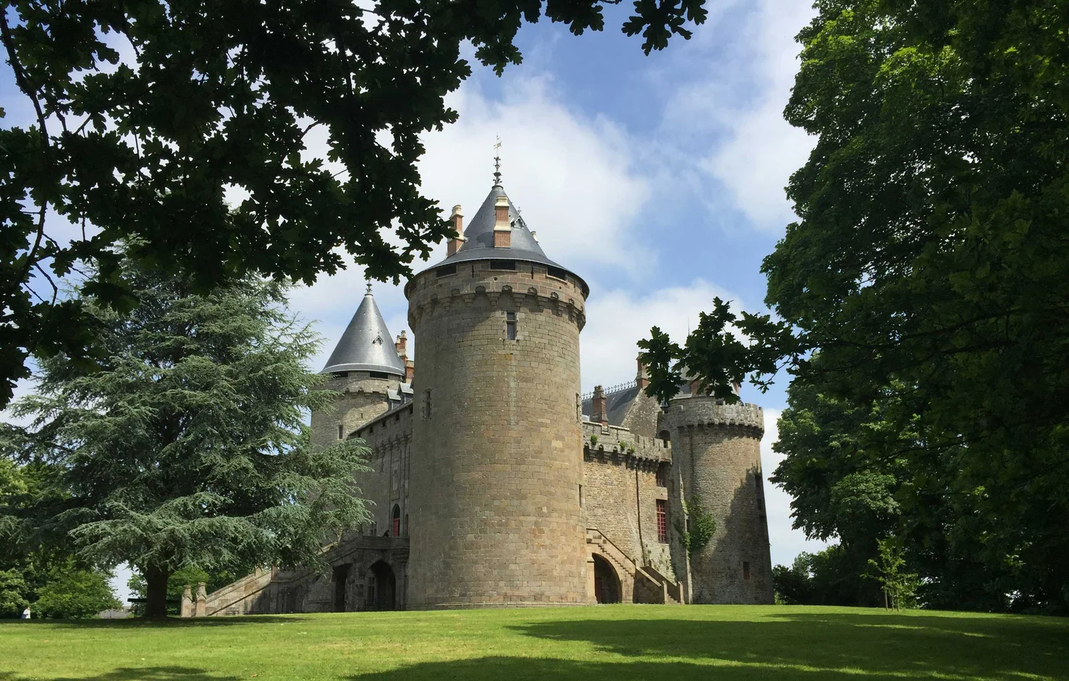 Château de Combourg in springtime