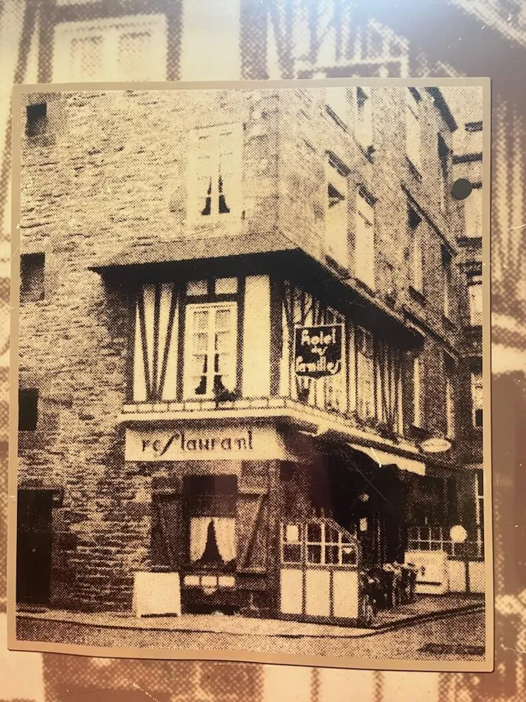 Hôtel Elizabeth vaulted breakfast cellar