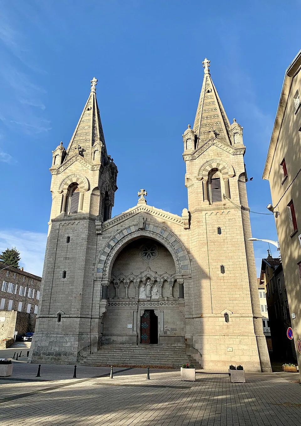 Basilique Saint-Régis de Lalouvesc