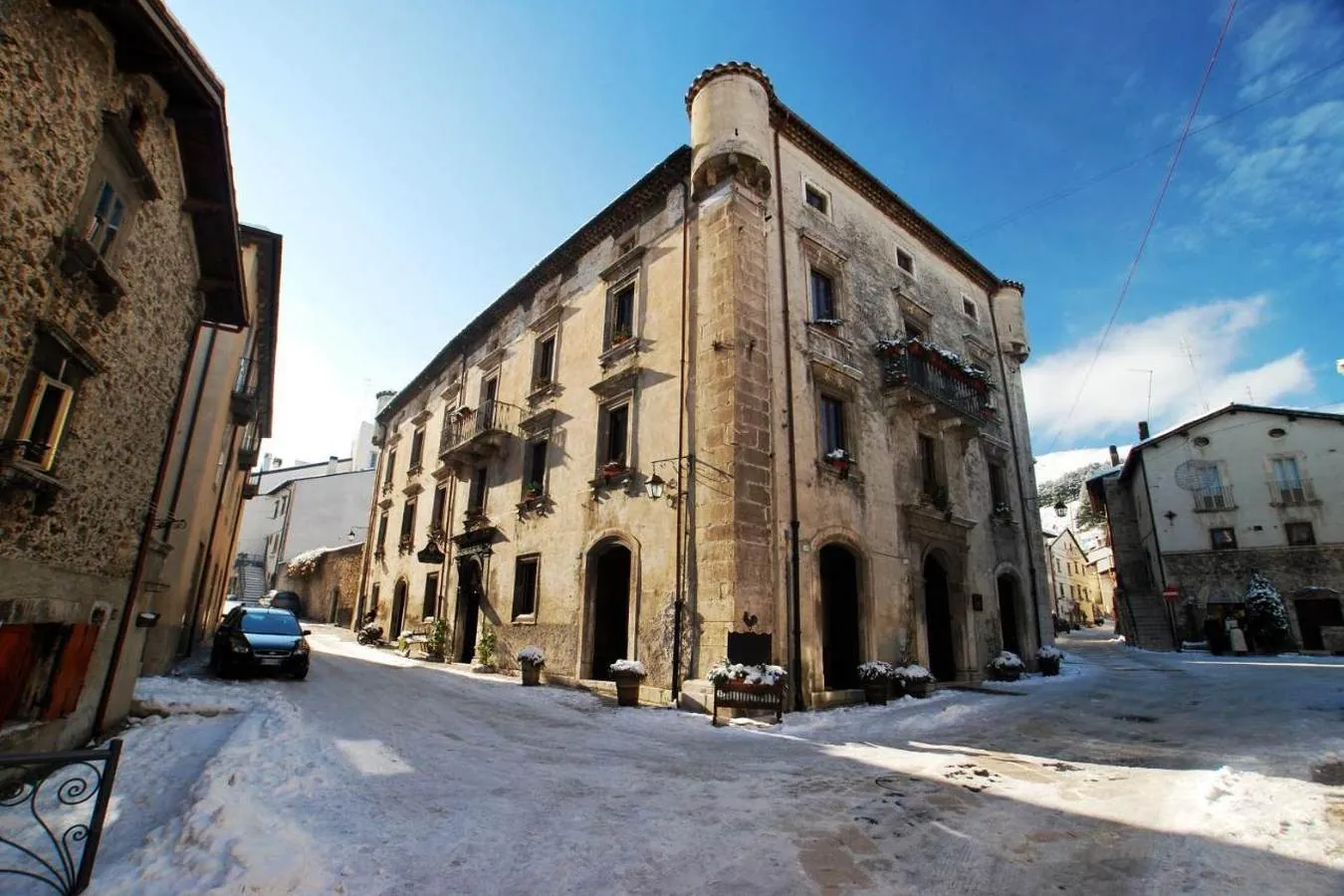 Le Torri — common room