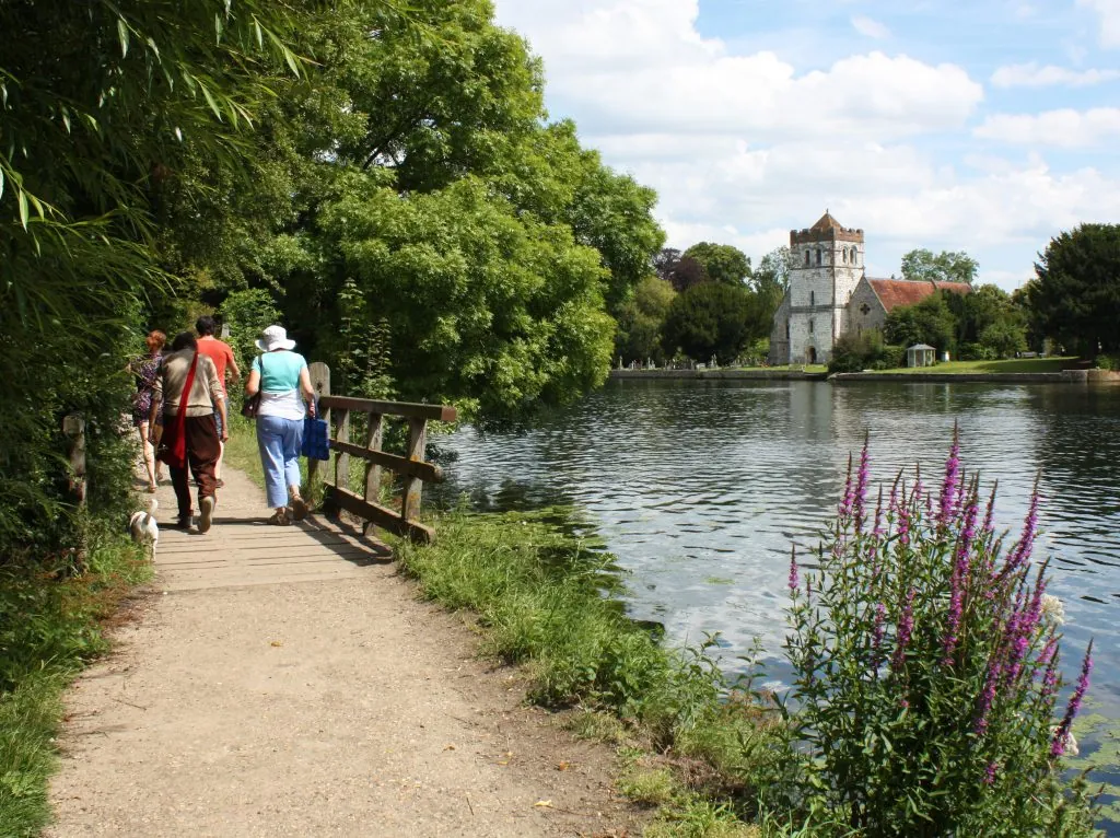 Thames Path near Marlow