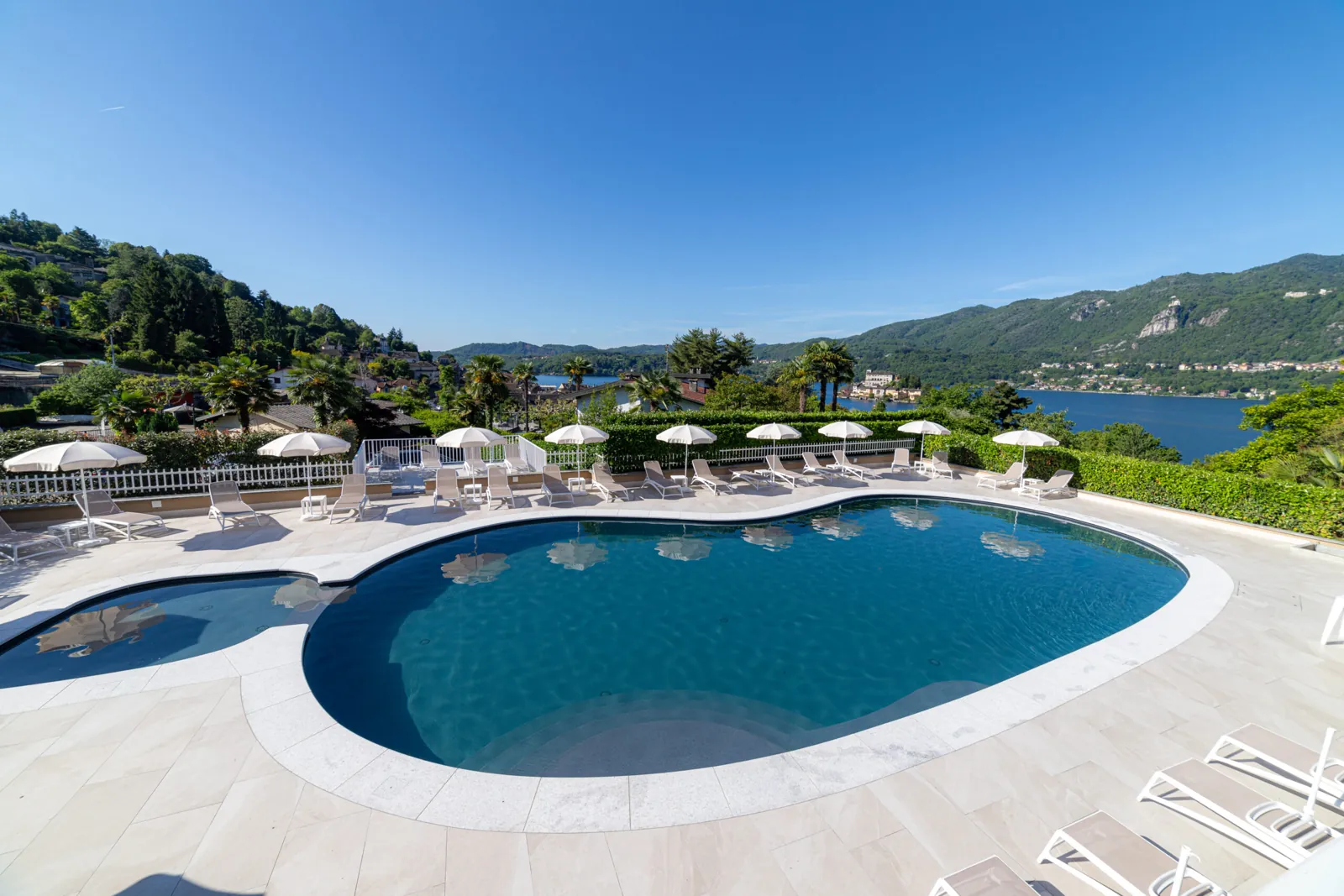 Hotel La Bussola lake-view terrace on Via Panoramica