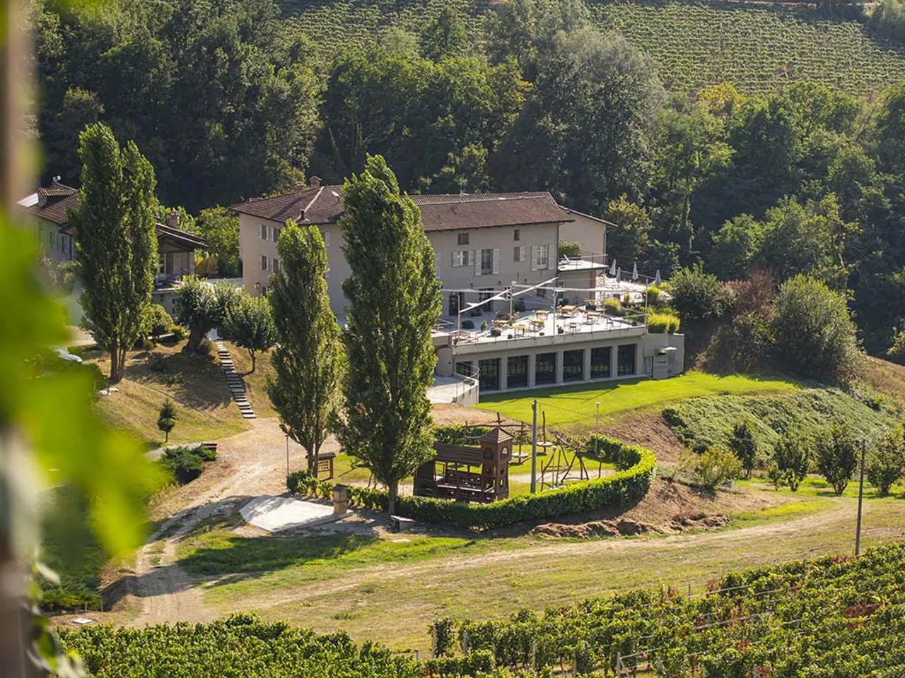 RÉVA Resort exterior in Monforte d'Alba