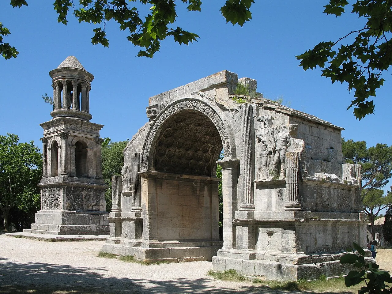 Les Antiques — the Mausoleum of the Julii and Roman triumphal arch at Saint-Rémy-de-Provence
