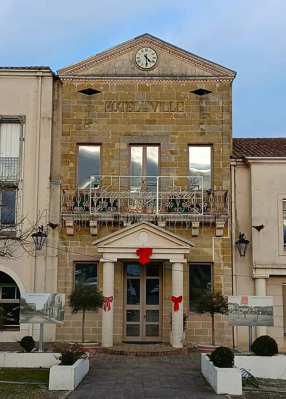 Geaune bastide façades