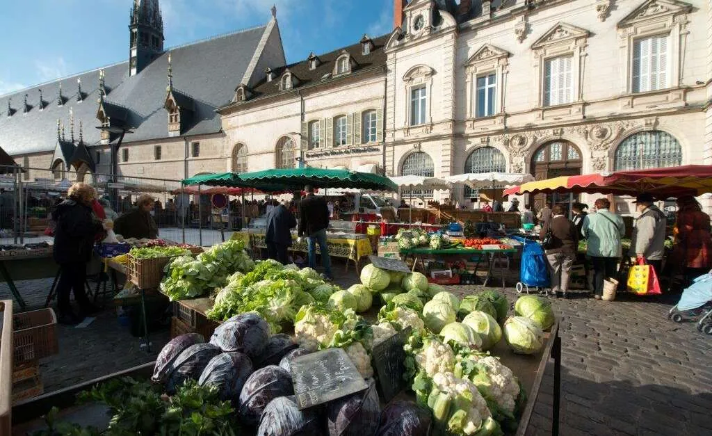 Beaune Saturday market