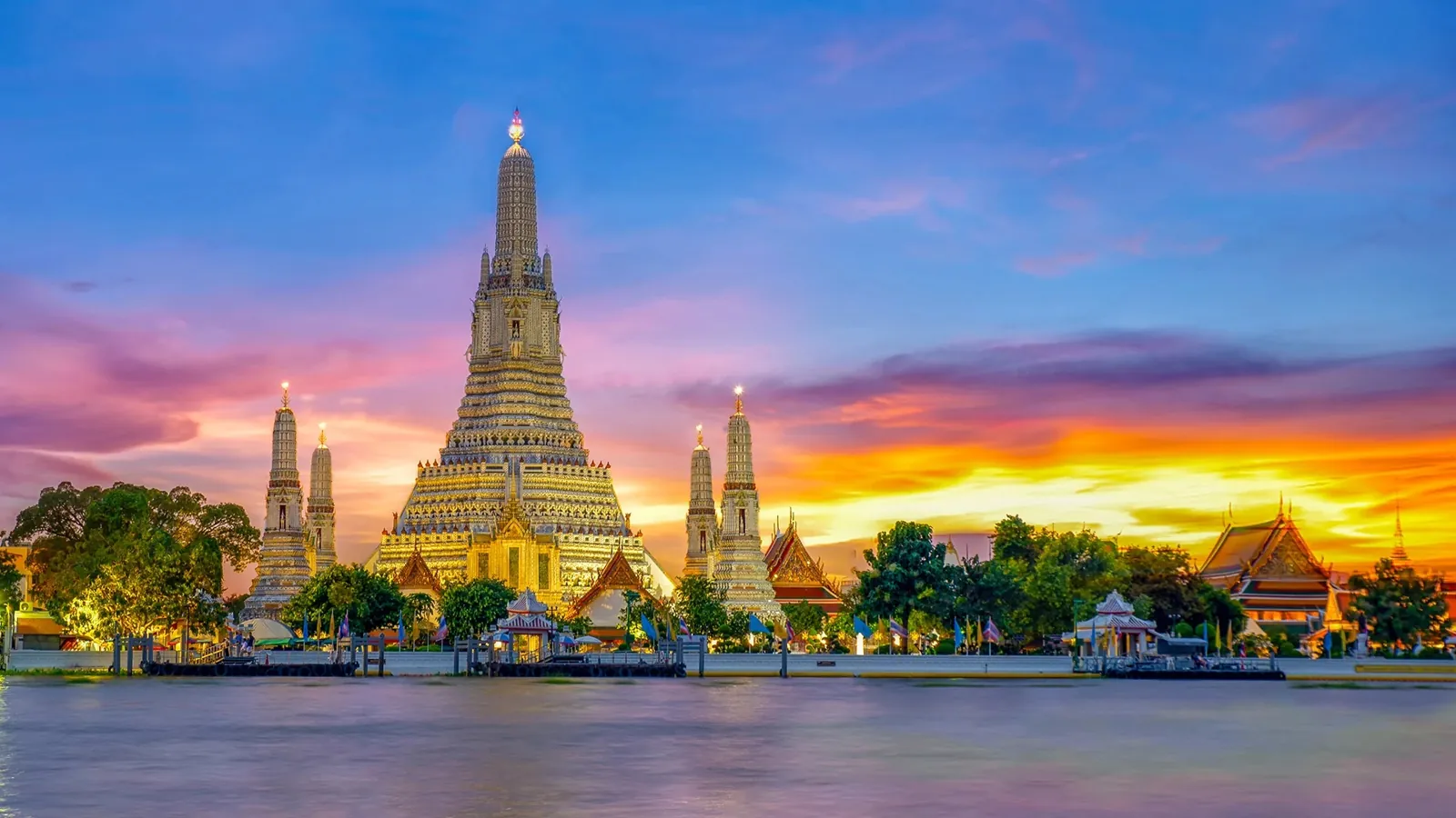Wat Arun at sunrise