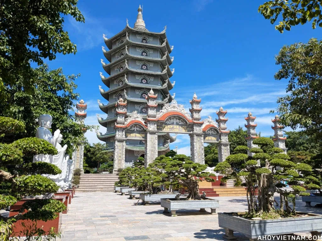 Linh Ung Pagoda stupa on Son Tra Peninsula