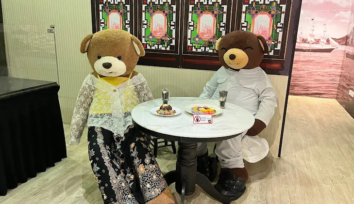 TeddyVille teddy bear museum