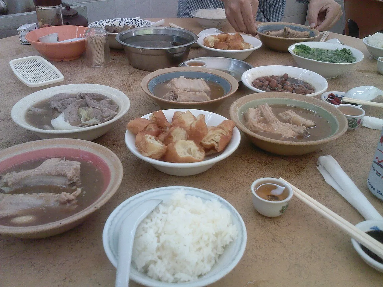 Seafood bak kut teh — peppery herbal broth with prawns and clams