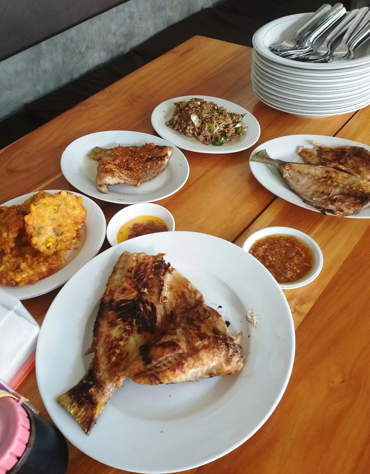 Charcoal-grilled fish with sambal — ikan bakar