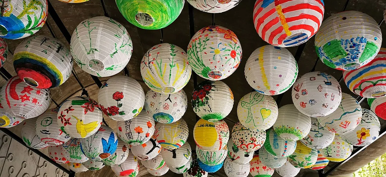 Hanging lanterns for the Mid-Autumn Festival