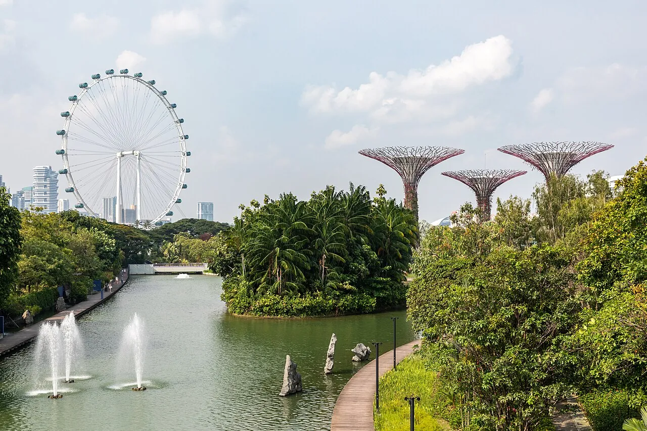 The Singapore Flyer observation wheel