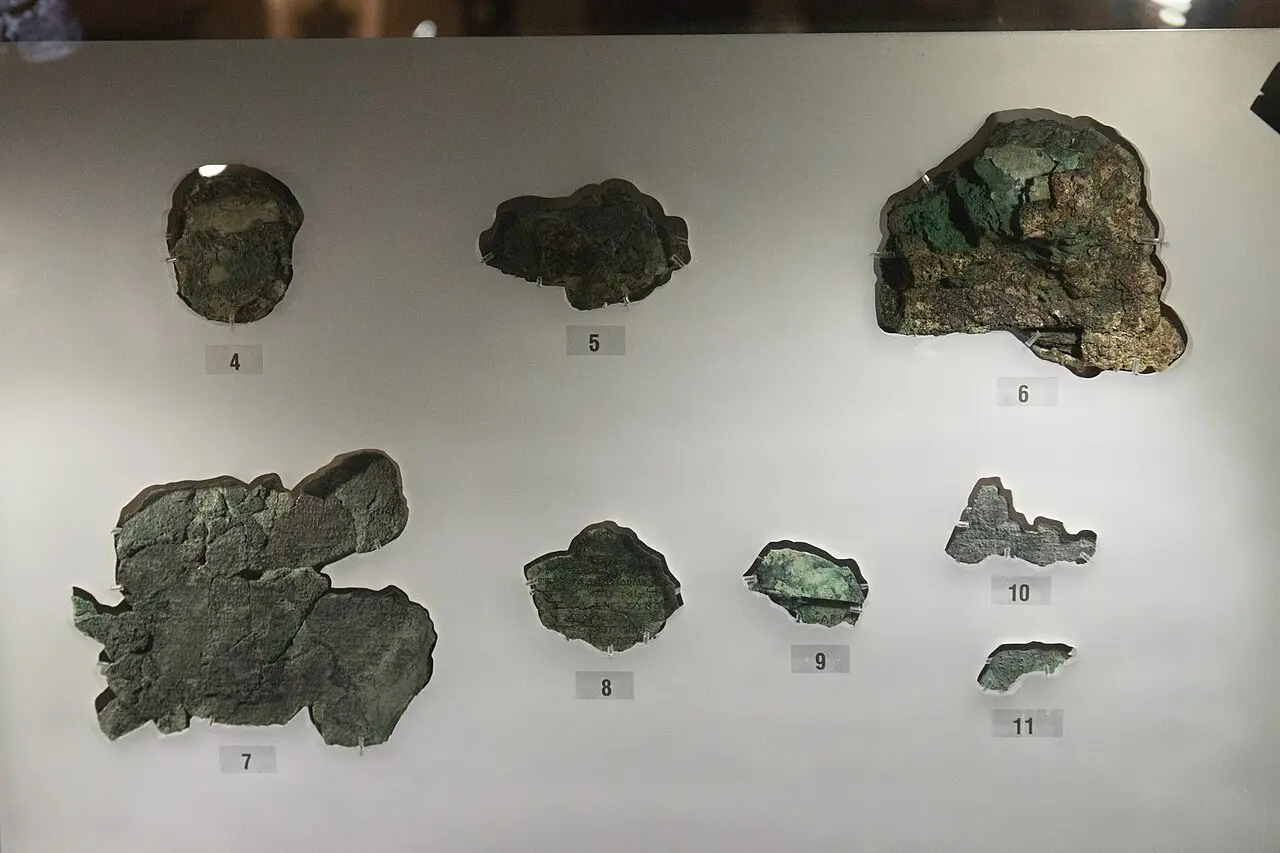 The Antikythera mechanism